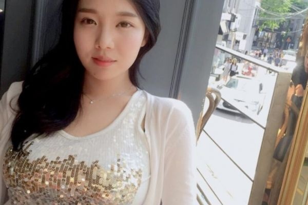 女友当过小三介意吗,发现女朋友做错事要给机会吗