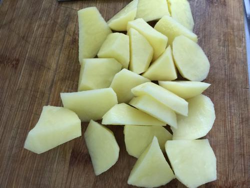 炖牛肉软烂无比的秘诀不放山楂,炖牛肉软烂入味黄焖