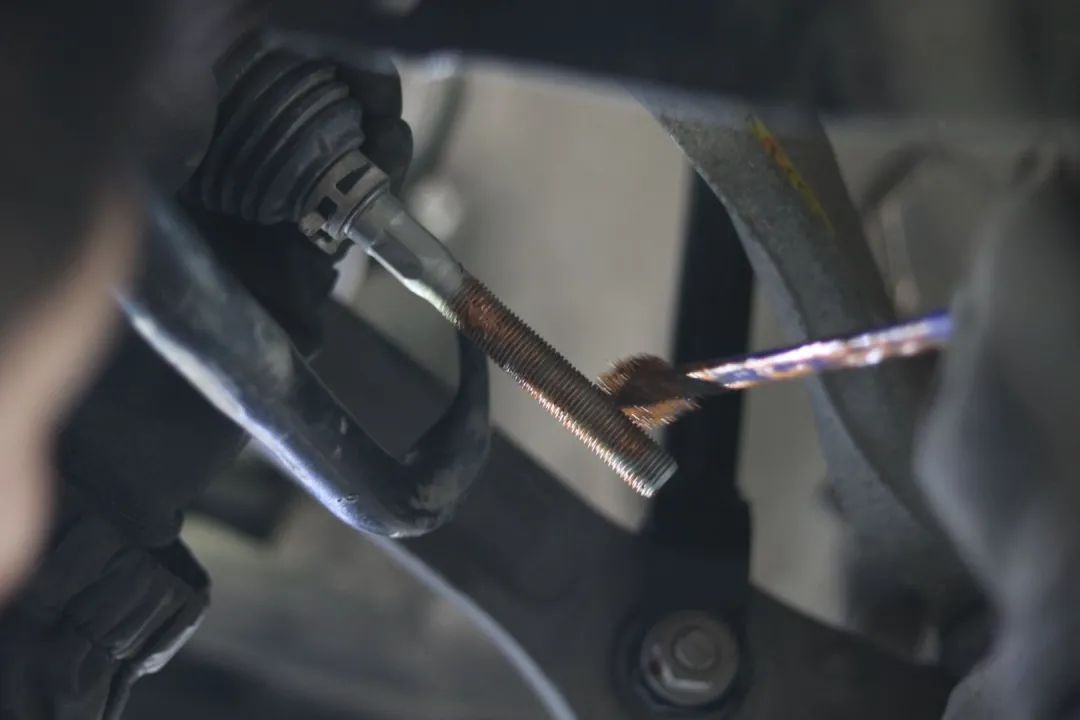 怪兽修车：翻新一辆11年破烂不堪的宝马GT，车况不忍直视