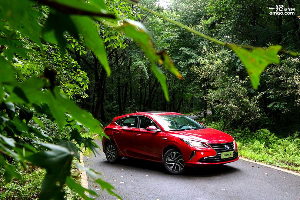 还是最美国产两厢车吗？7.79万起的长安第二代逸动XT怎么样？