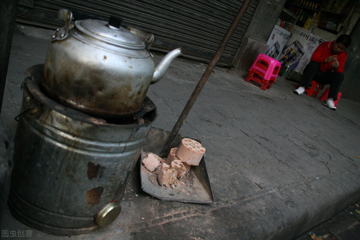 为什么总是闻到蜂窝煤的味道,蜂窝煤燃烧的味道
