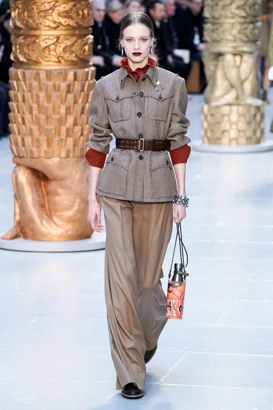 2022巴黎时装周秋冬大衣,2020秋冬巴黎时装周