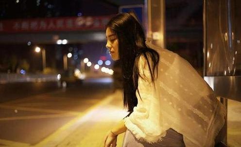 女朋友瞒着我去见前男友怎么办,女朋友瞒着我去相亲该怎么处理