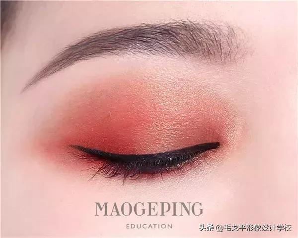怎么画眼妆才不显脏,怎么防止眼妆花