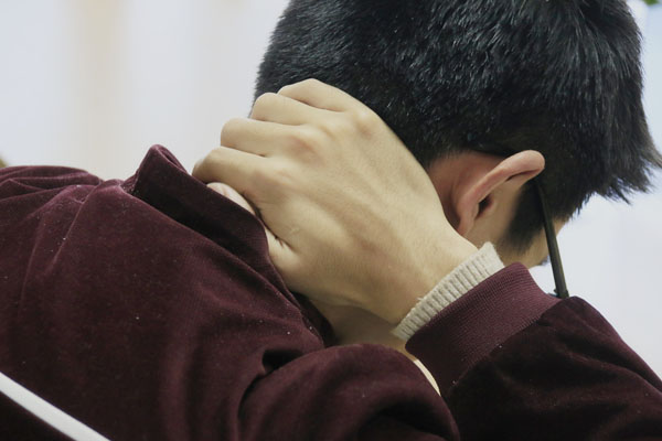 脖子咔咔响就是颈椎病,颈椎脖子咔咔响吃什么药治疗