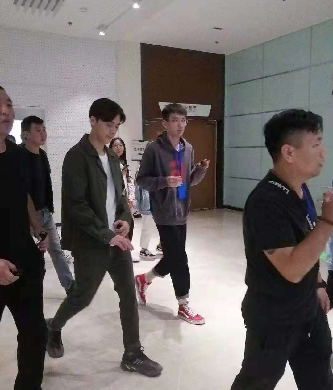 男生衣服穿搭推荐春季外套,男生衣服穿搭推荐秋冬胖子