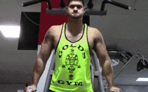 混血肌肉男模被“硬核阿姨”袭胸？她们做了我不敢做的事！