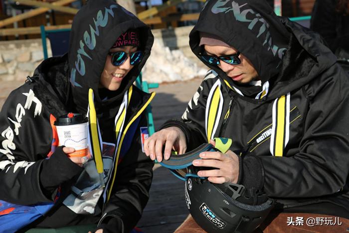 运动服饰新潮流,谁说运动上衣穿不出高定感