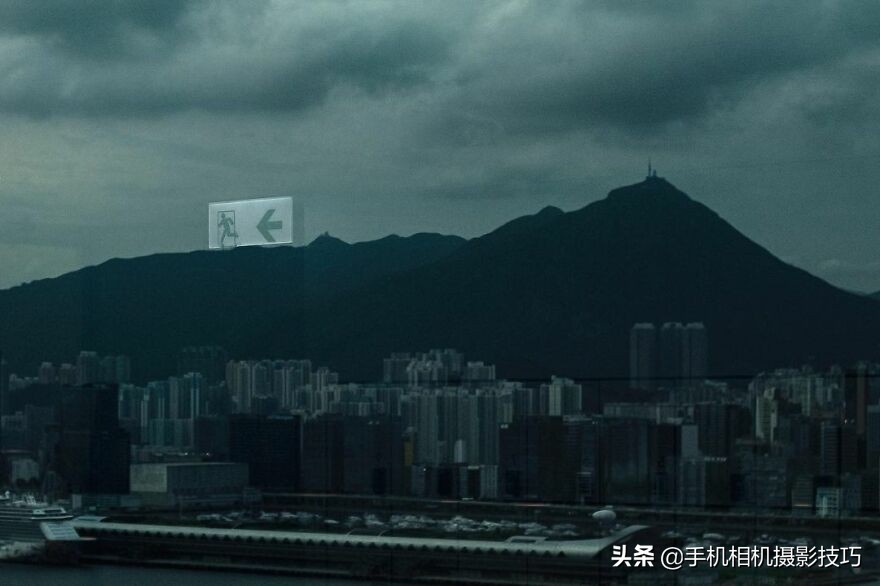 他被称为香港街拍之王：每一张照片都难以复制，诀窍在哪？