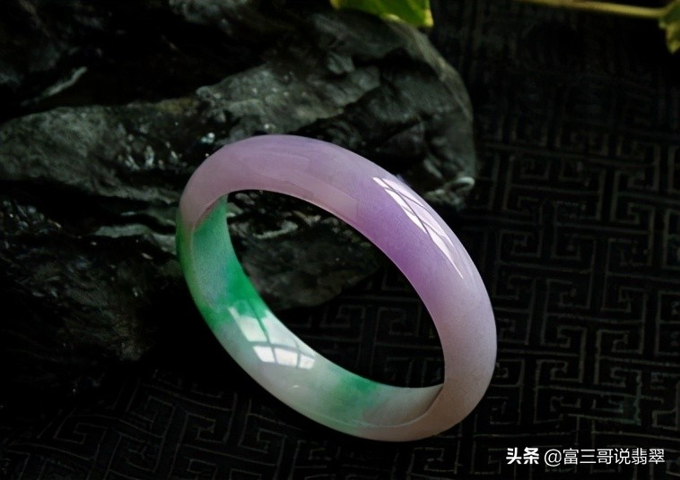 行家详解女人必不可少的紫色翡翠，分得清才能买得好