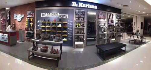 dr.martens推出波点版马丁靴,drmartens最新款马丁女靴