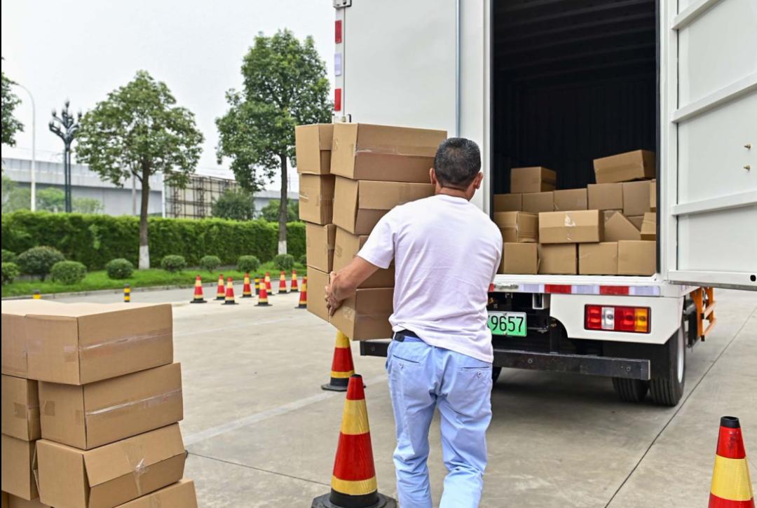 江铃顺达ev轻卡3.7米单排价格,不限行福田皮卡