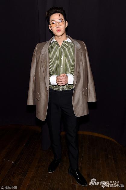 杨幂刘雯的时髦感,杨幂巴黎时装周走秀视频