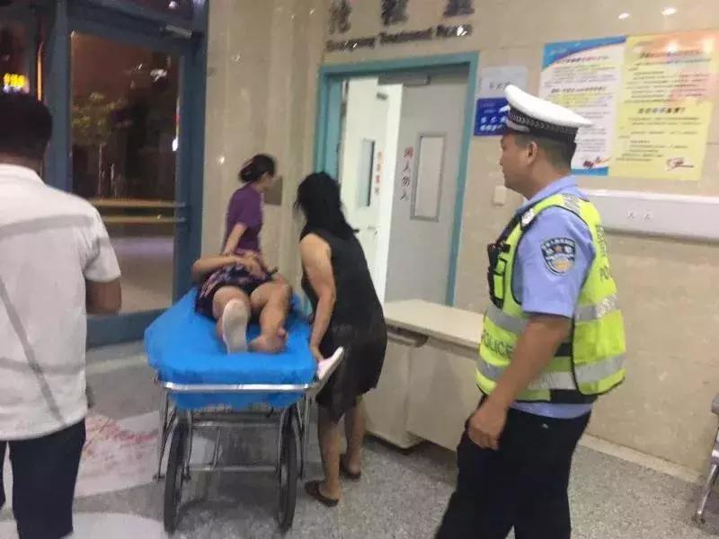 不到11分钟！漳州一女子被毒蛇咬伤，交警警车为其开道