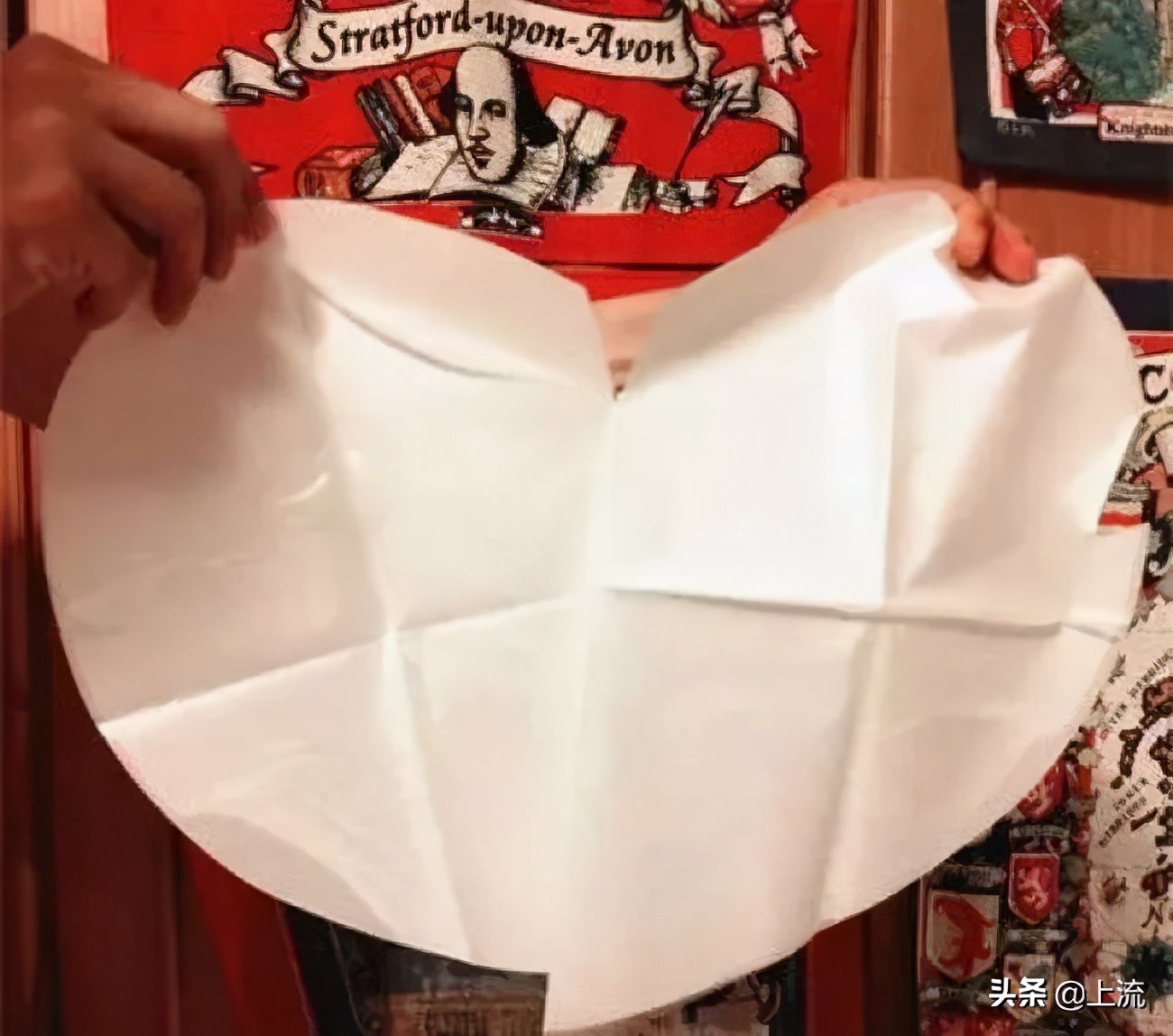 有些人表面光鲜的图片,有些人外表光鲜亮丽内心早已腐烂