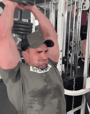 练肱三头肌避免小臂代偿,手臂肌肉训练三头肌在家