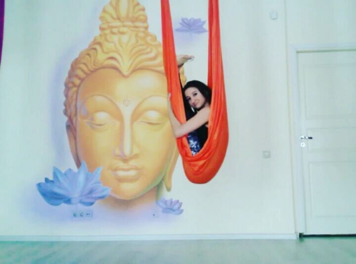 反重力瑜伽简单易学,反重力瑜伽