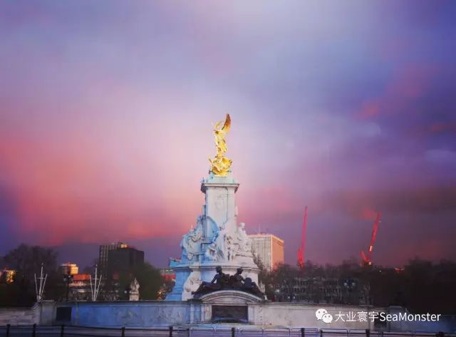 在法国留学的中国学生,在中国生活8年的法国小哥回国后