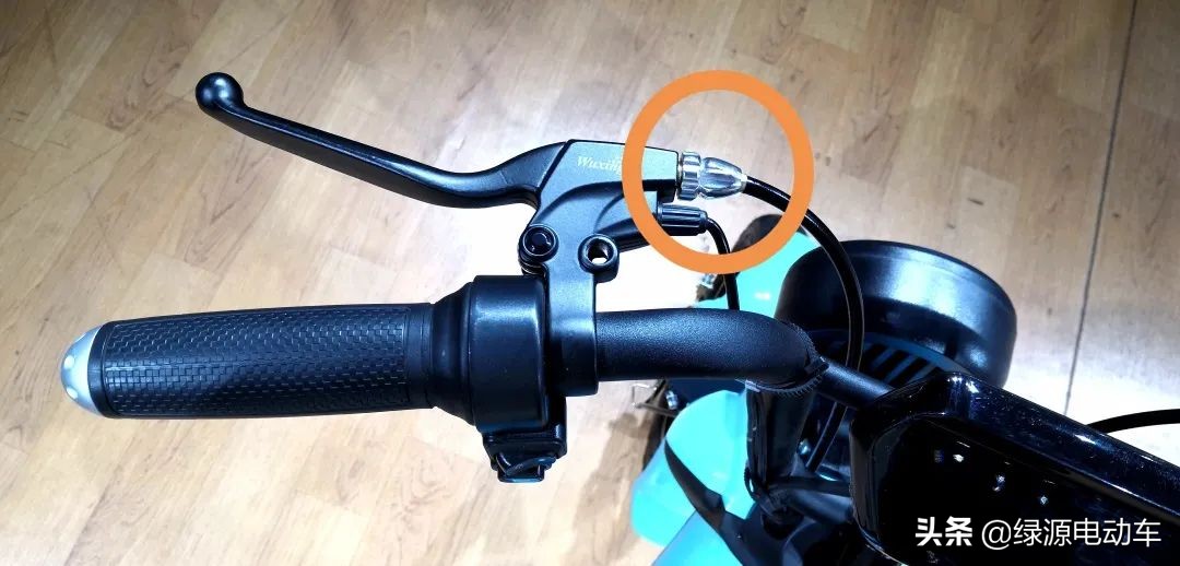 电动车后轮刹车有异响抹黄油,雅迪电动车刹车异响怎么解决