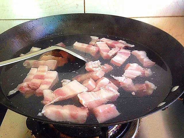 老笋烧肉的家常做法,鲜笋炒肉春日里最爱的一道菜