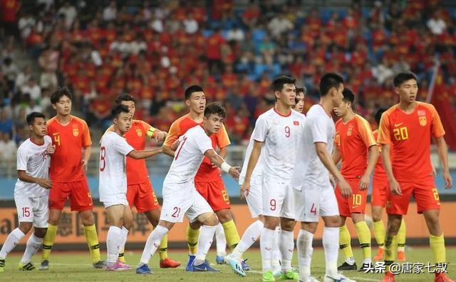 窒息的狂热：球场放炮 新记录比肩武球王