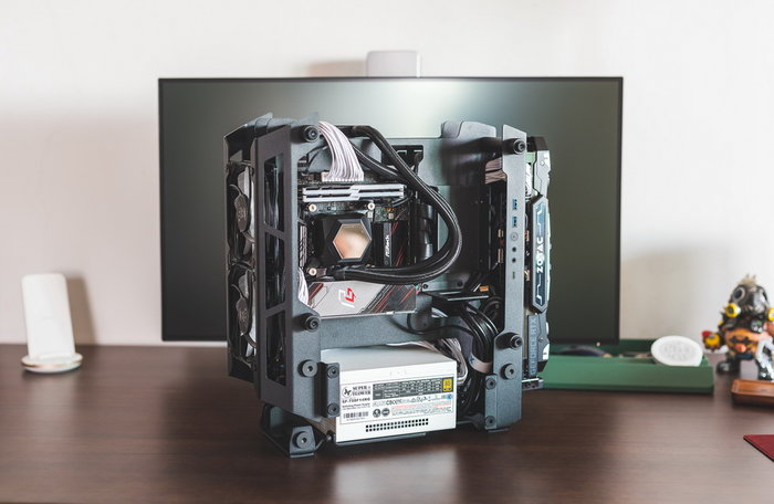 圣诞节前装一台白色的ITX性能钢炮游戏主机