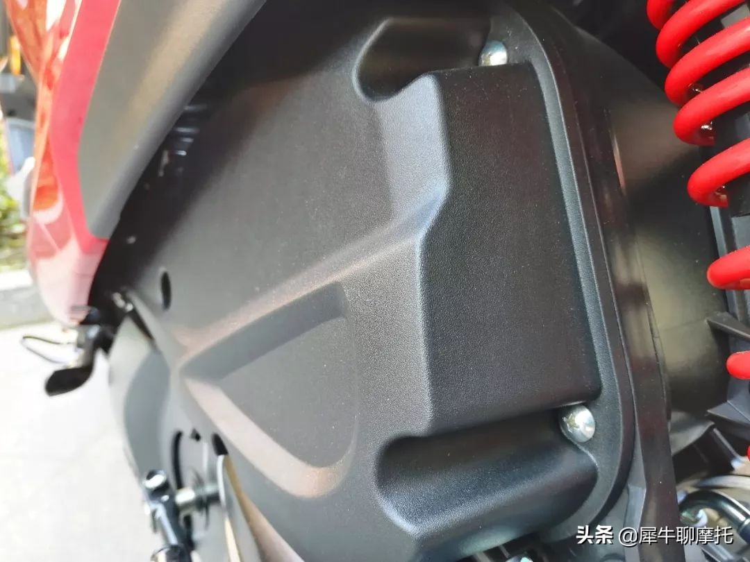 豪爵afr125踏板车测评,豪爵8000至9000元踏板车