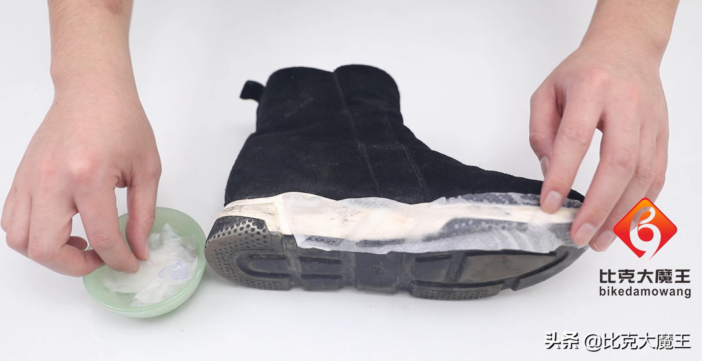 鞋子边边脏了用什么擦才能擦干净,鞋边脏了怎么用风油精擦掉