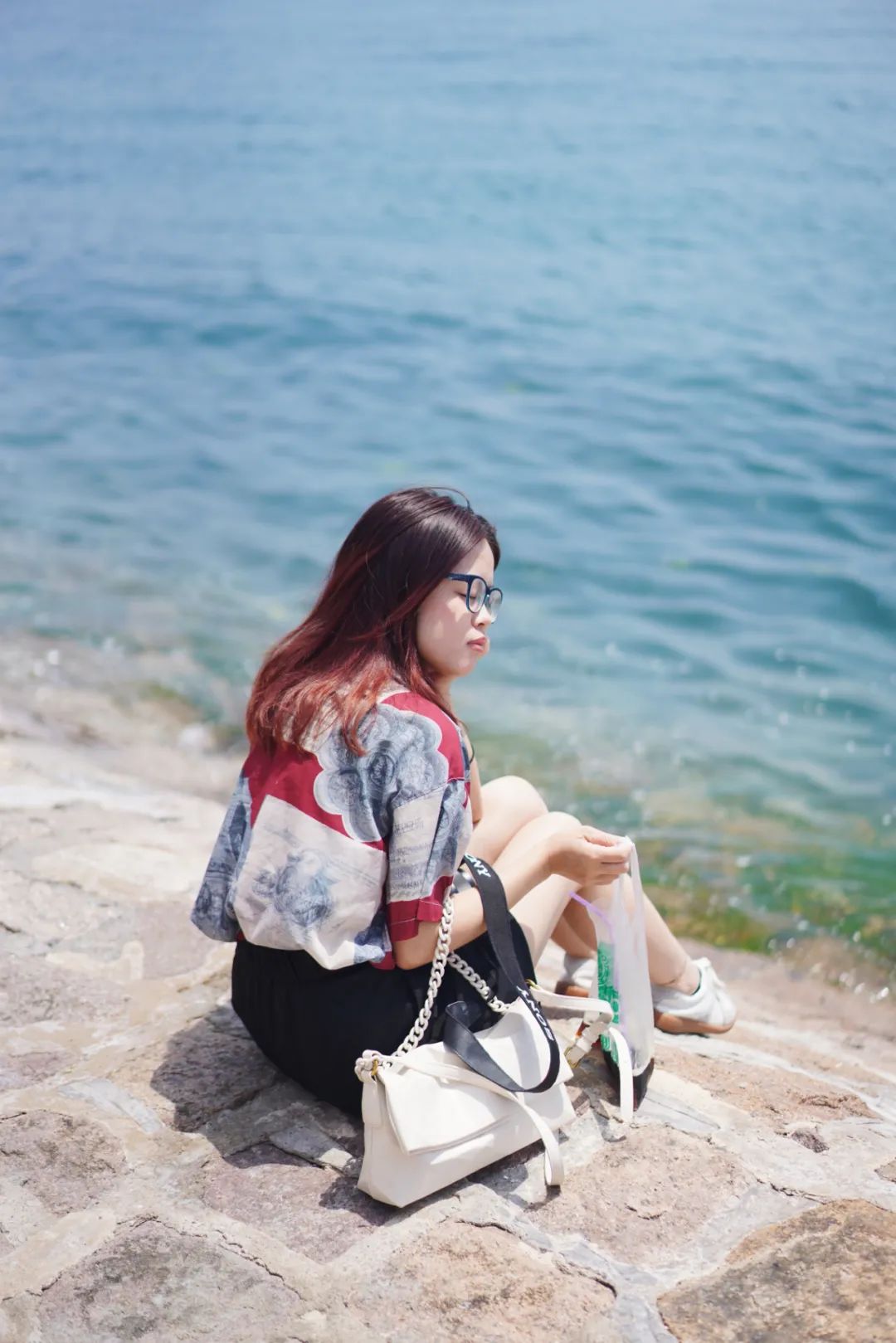 青岛的海给人很惬意,夏天青岛的海边热吗