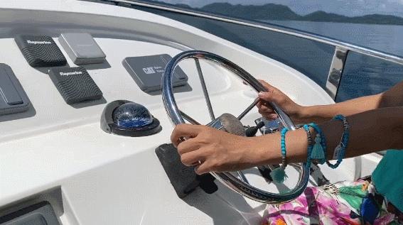 海南旅游豪华游艇出海,海南海上游艇包含海上玩的吗