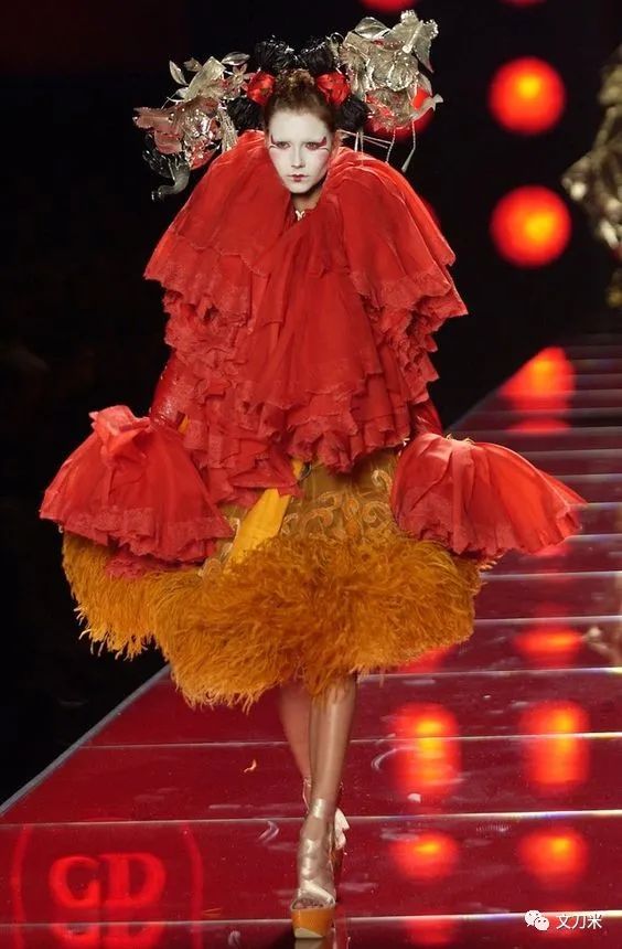 从换人史看LVMH敛金术