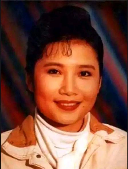 李娜青藏高原背后的故事,1997年一代歌后李娜为何会出家