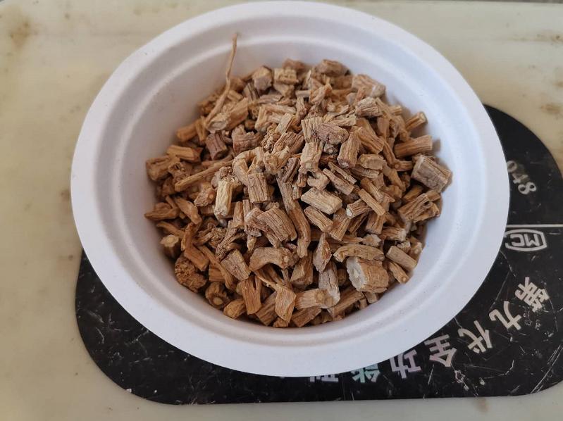 900元开启养鸡路，10年九死一生，创出“百草鸡”