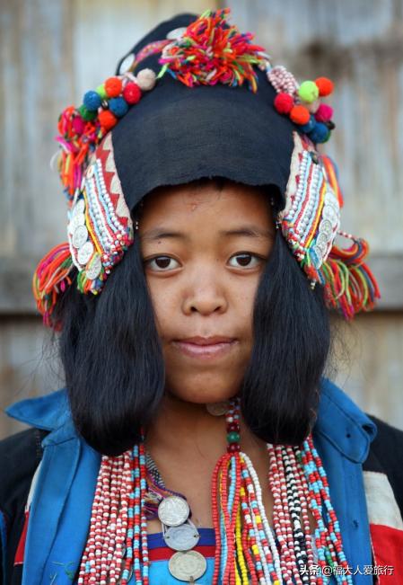 与中国人同源的跨境民族阿卡人：生活艰辛热情好客，劝酒功夫没丢