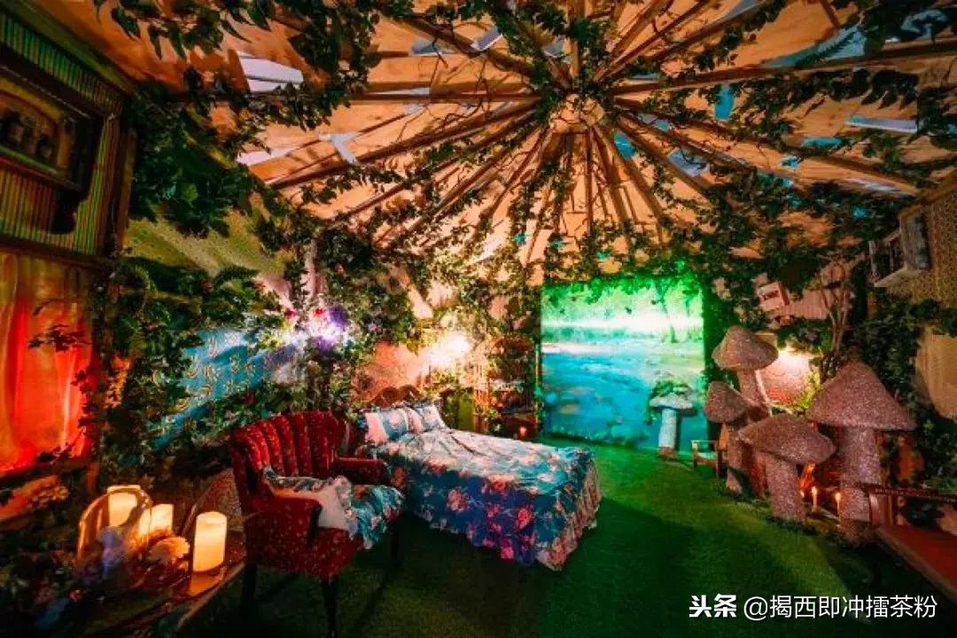 过分美丽！圣诞灯饰点亮香港：泰迪熊、比卡超、布丁狗陪你过圣诞