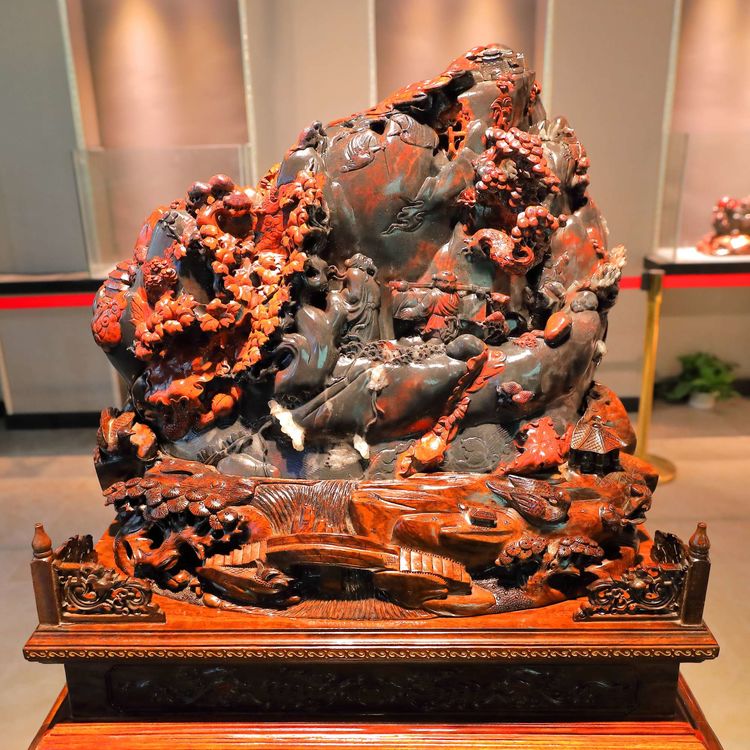 桂林鸡血玉精美配饰,天然玉石桂林鸡血玉鉴定