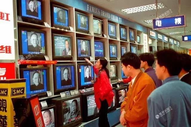 今天他115岁了，*小平邓**人生的40个瞬间