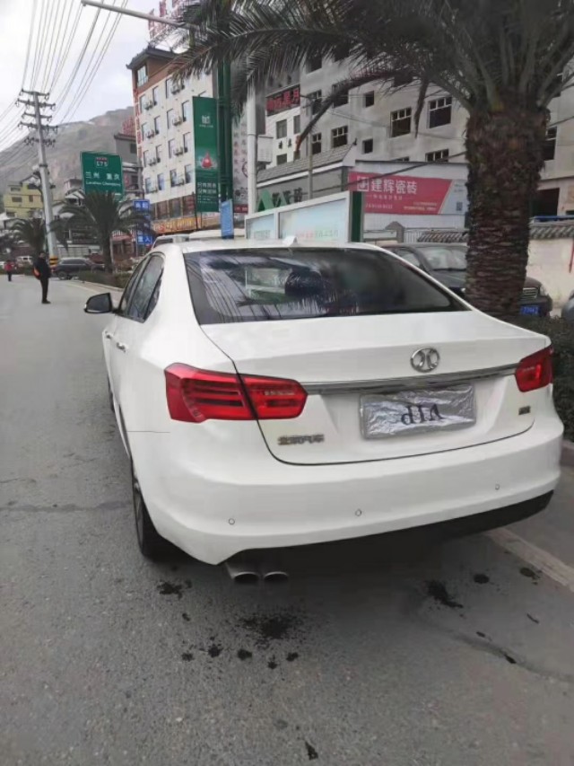 绅宝d70和奔驰e对比,老款绅宝d70