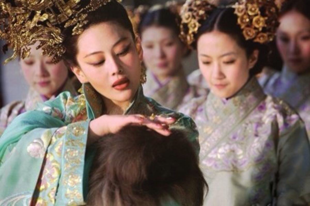 谁说皇恩难持久？因为恋母情结，他的恩宠只给了一个女人