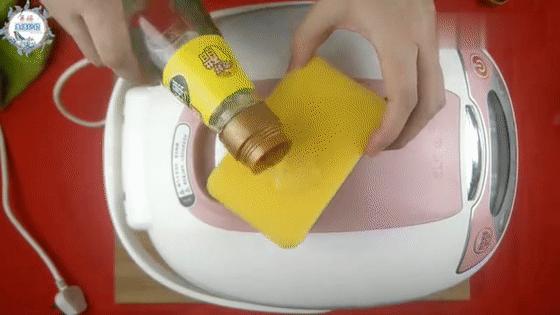 电饭锅粘锅教你一招,电饭锅粘锅了怎么清除最快