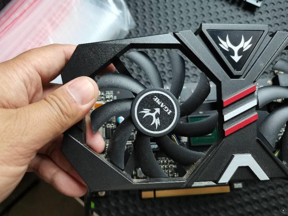 单风扇显卡换硅脂,显卡换风扇还是换硅脂好