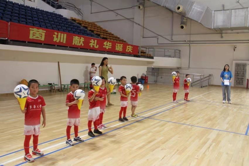 茵训实践意气风发，七十华诞风采依旧