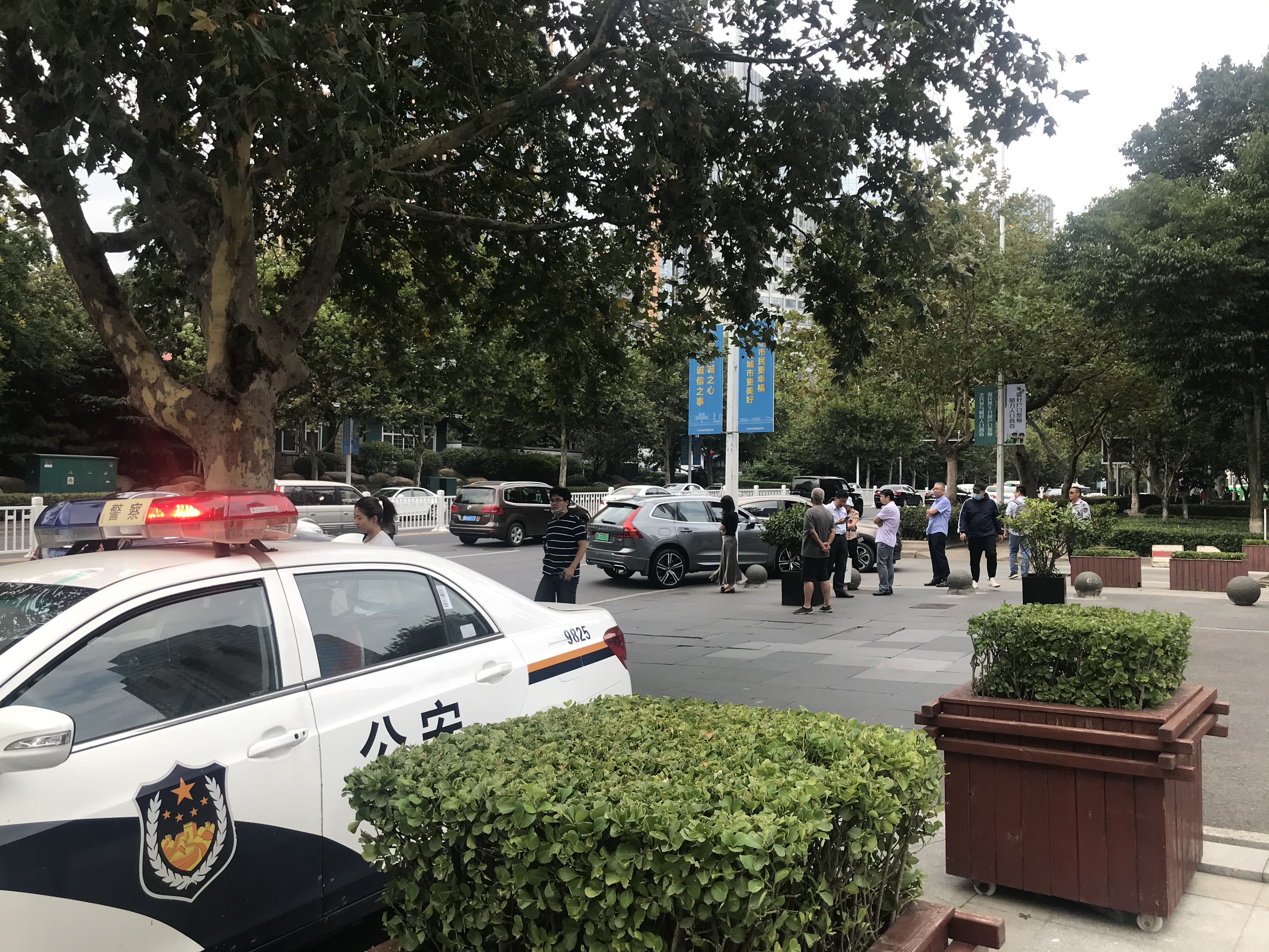 要离开了对朋友说的话长篇,要离开这个伤了心的城市的说说