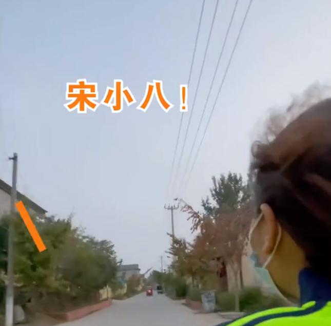 山东一金毛交男朋友玩私奔，主人气坏：我不同意，你配不上俺家狗