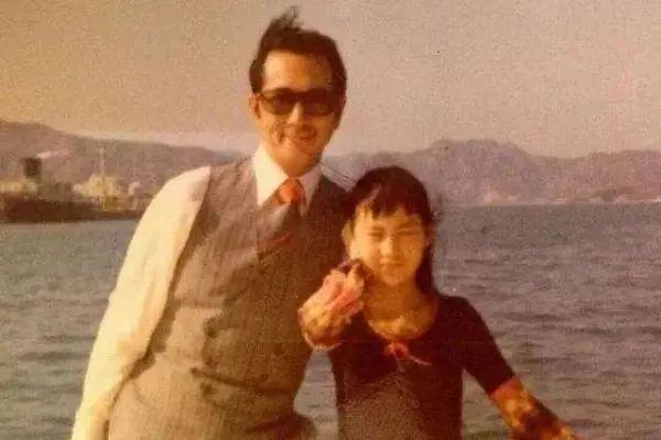 蓝琼缨十四岁嫁赌王被宠三十年,蓝琼缨14岁嫁给何鸿燊