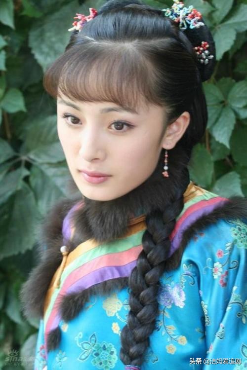 杨紫同款发型双麻花辫子,杨紫同款发型短发麻花辫