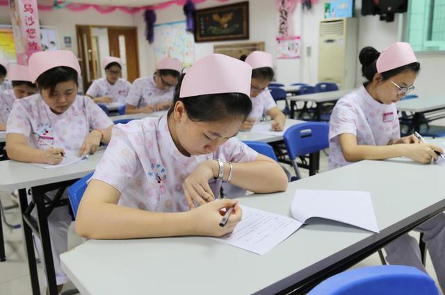 盐城卫校最新消息,盐城卫校高考后2023招生简章
