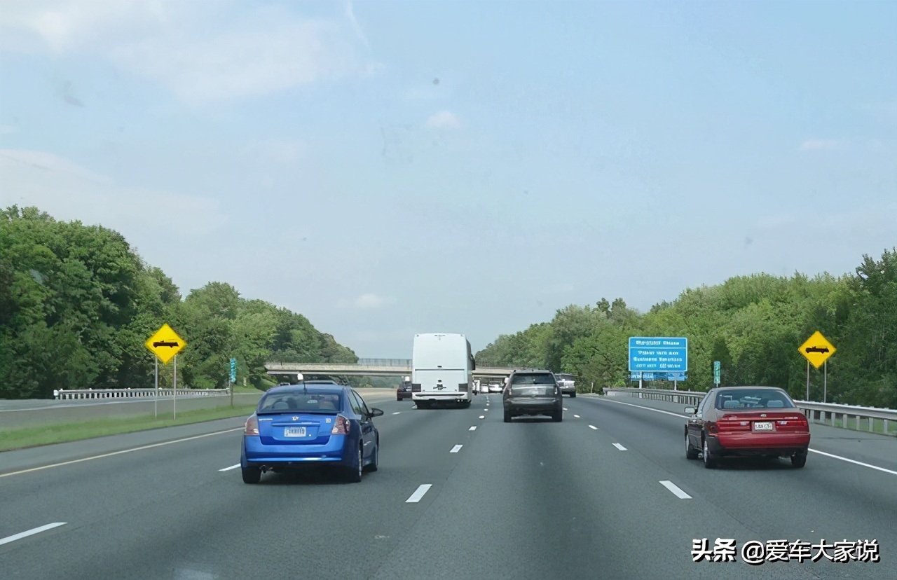 新手开车总是跑偏怎么办,新手开车老是跑偏怎么办