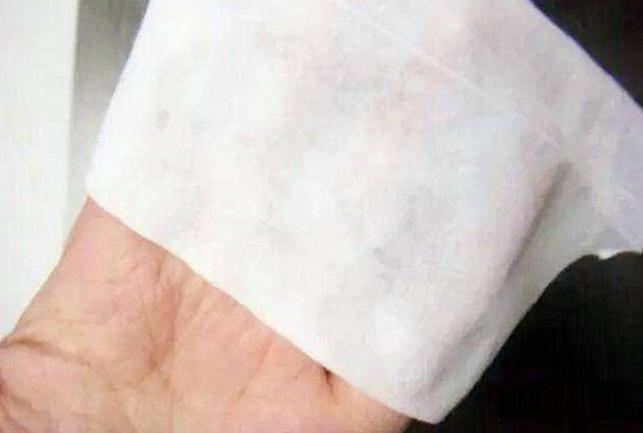 你还在用湿纸巾给小孩子擦手吗,你还在用湿巾给宝宝擦大便吗