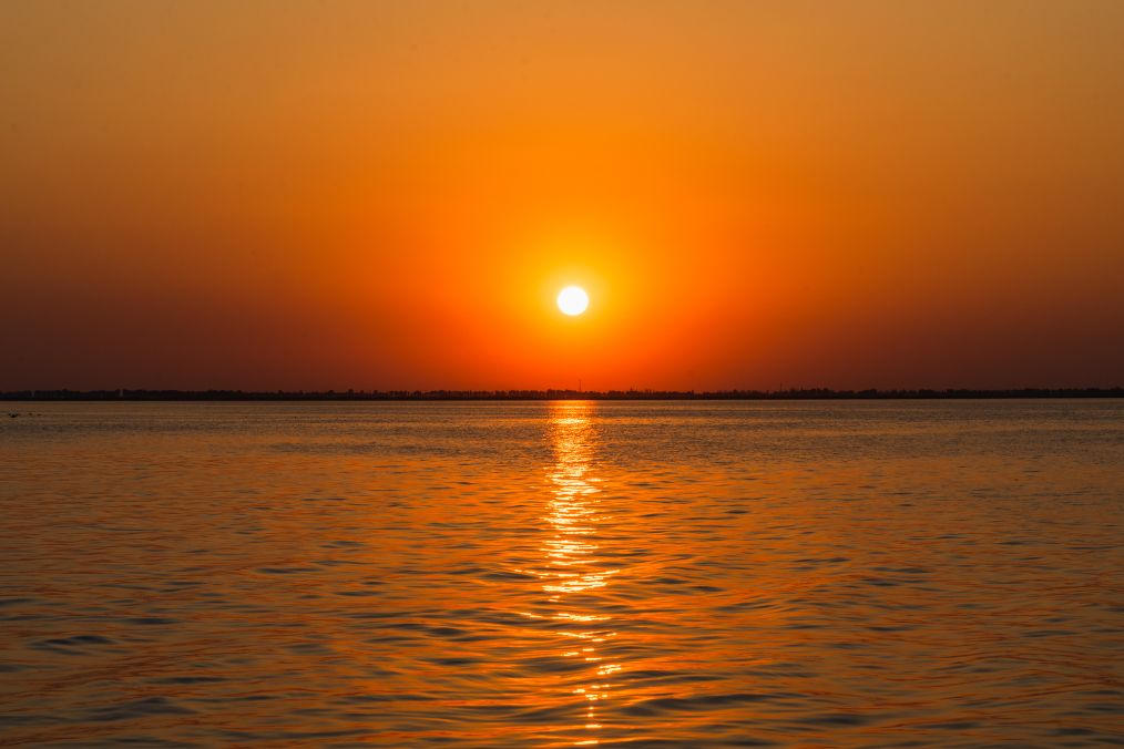 她是滔滔千里黄河的宠儿，阴山之下、河套之上的掌上明珠